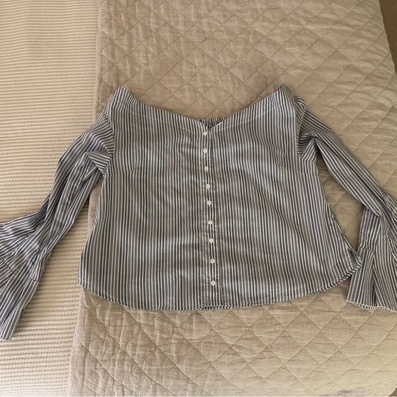 NWOT never worn, free people button down off the shoulder top - Picture 3 of 3